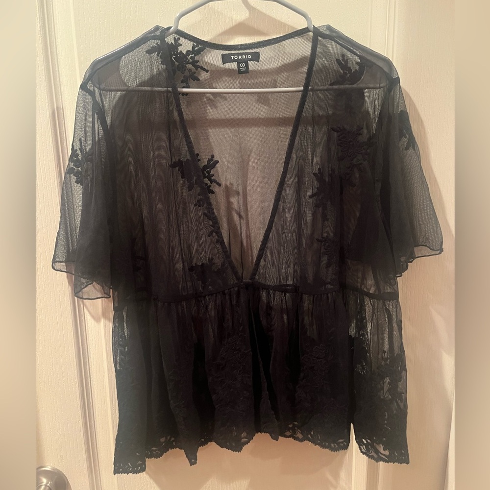 Women’s lace kimono top